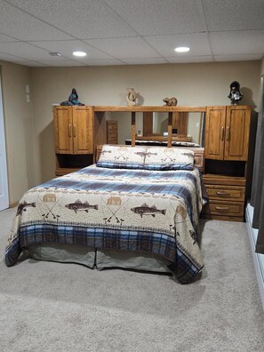 1 bedroom, desk, free WiFi, bed sheets
