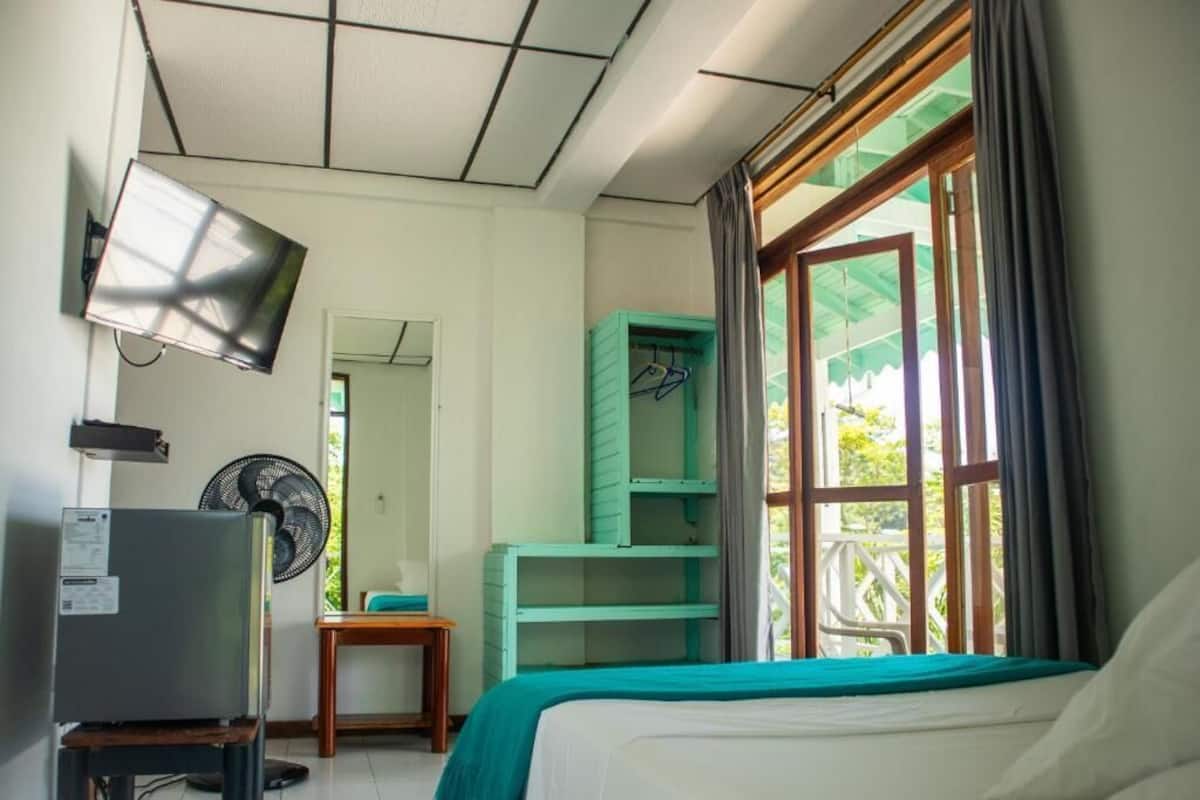 Minibar, draps fournis