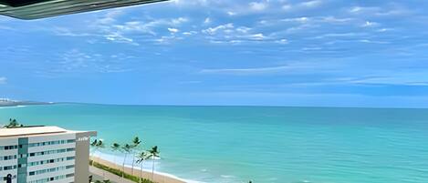 Perto da praia, areia branca