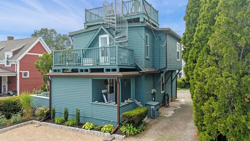 Captain's Lookout | Roof Deck & Harbor Views