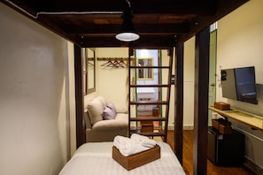 Design Room | 1 bedroom, premium bedding, individually decorated