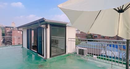 1000 sqft exclusive accommodation located 10 minutes away from Seongsu Station!