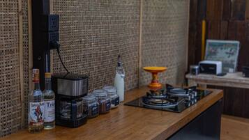 Villa Panoramique | Cuisine privée | Réfrigérateur, bouilloire électrique