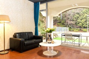 Flat-screen TV, fireplace, heated floors - Higashi Kumamoto Business Center (Ozu)