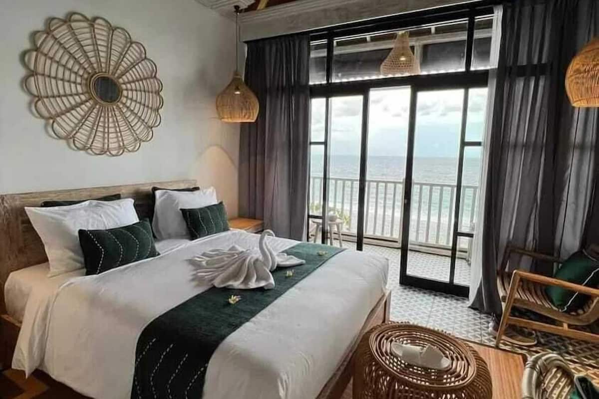 高级单人房 | 意大利 Frette 床单、高档床上用品、加厚床垫、客房内保险箱