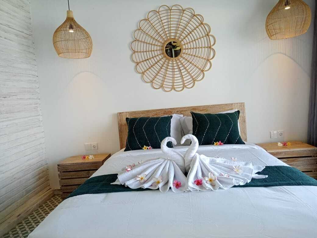 Frette Italian sheets, premium bedding, pillow-top beds, in-room safe
