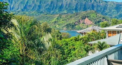 Paradise at Prettyville Kauai, waterfall & ocean View, AC, sleep 8-10, BigAloha
