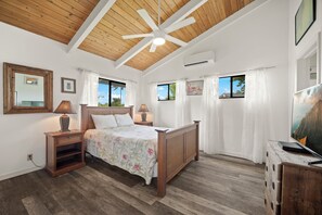 3 bedrooms, desk, iron/ironing board, travel cot