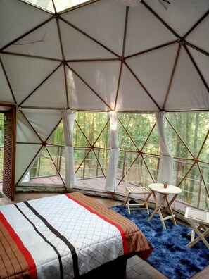 Romantic Tent, Mountain View | Hypo-allergenic bedding, down duvets, blackout curtains, free WiFi - Glamping Don Delfis (Valle de Bravo)