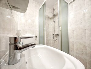 Appartement (Mari - 150 m from sea - A1(2+1)) | Salle de bain