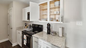 Apartemen, 2 kamar tidur, patio | Interior