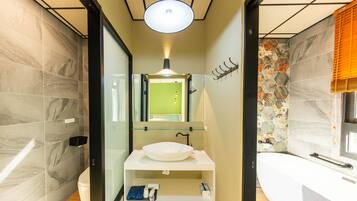 Familien-Vierbettzimmer | Badezimmer