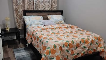 1 bedroom, desk, free WiFi, bed sheets