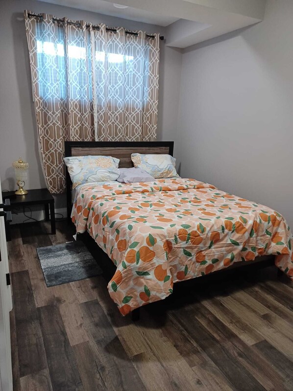 1 bedroom, desk, free WiFi, bed sheets