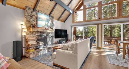 Timberlake Haven — Air Conditioned, Remodeled, 4 blocks from Lake Tahoe!