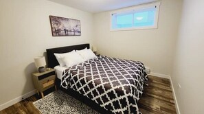 2 bedrooms, in-room safe, iron/ironing board, free WiFi