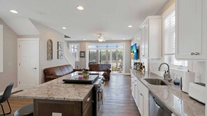 Fridge, microwave, oven, stovetop - Zuzu's Petals 3 bed 4 bath (Ottawa)