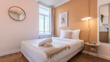 Fer et planche Ă  repasser, accĂšs Internet, draps fournis