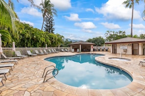 Outdoor pool - Kihei Paradise! 1bed/2baths, 5 mins to beach (Kihei)