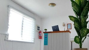 Gambar tidak terklasifikasi, 4 dari 9, tombol