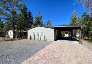 Exterior - Family-friendly activities throughout the year, regardless of the season (Show Low)