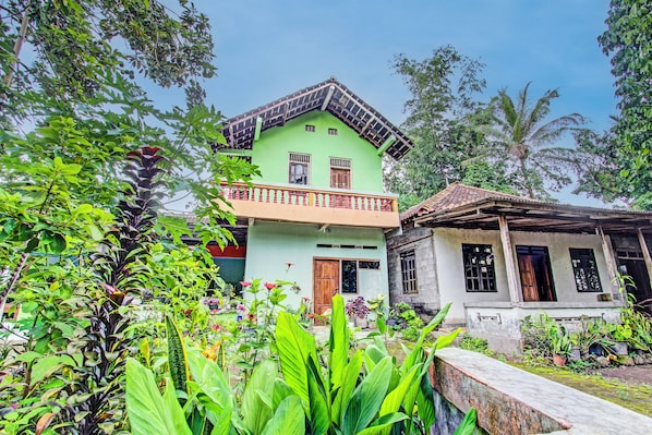 Exterior - SPOT ON 93592 Pondok Backpackers Ardafa JogjaNearBlue Lagoon Jogja (Ngemplak)