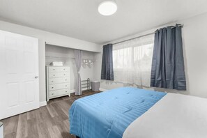 2 室のベッドルーム、アイロン / アイロン台、WiFi、ベッドシーツ