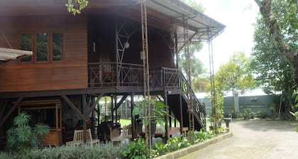 Hotel O Puri Adem 86 Syariah BunkbedNearMerapi Golf Club