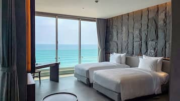 1 bedroom, premium bedding, minibar, desk