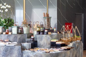 包每日自助早餐