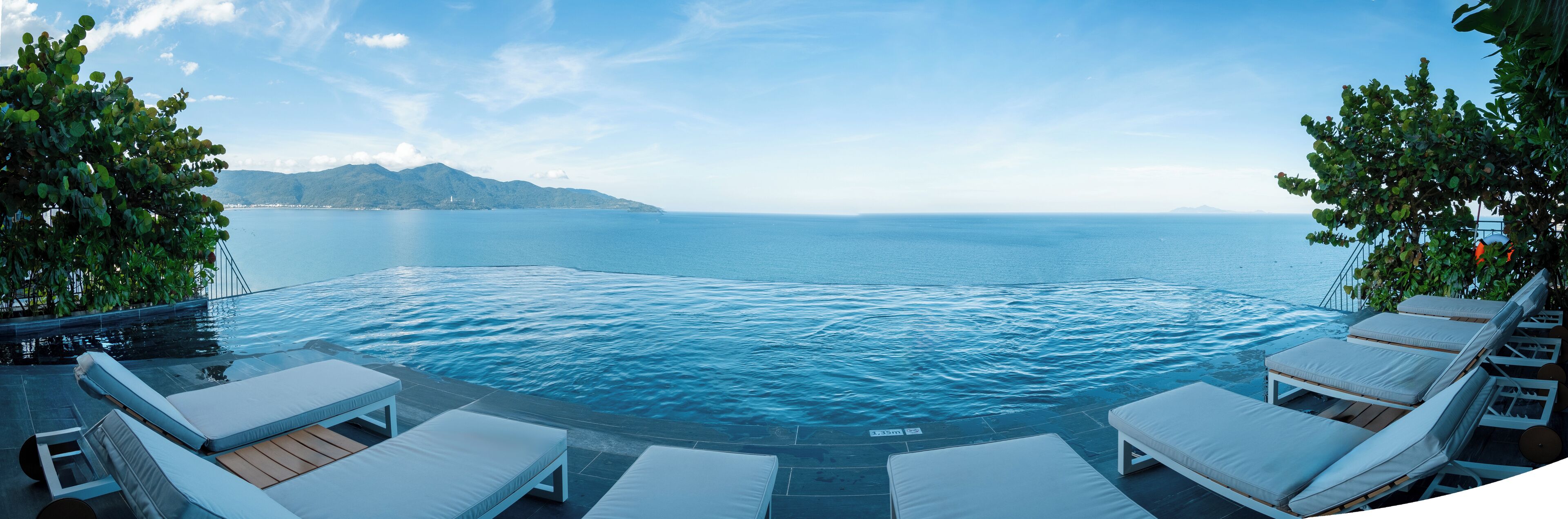 Infinity pool