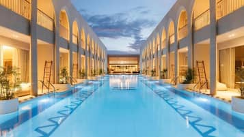 Outdoor pool, pool loungers
