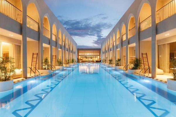 Outdoor pool, sun loungers