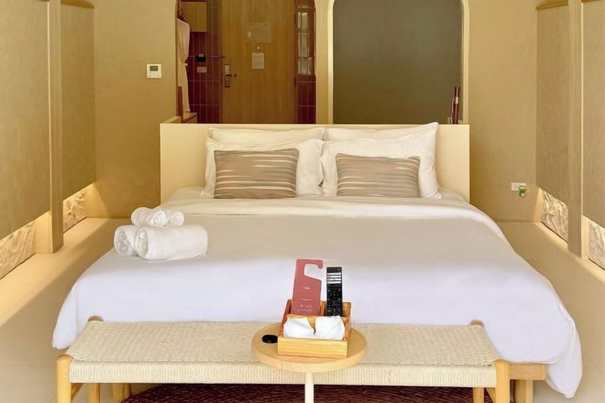 Minibar (free items), in-room safe, desk, laptop workspace