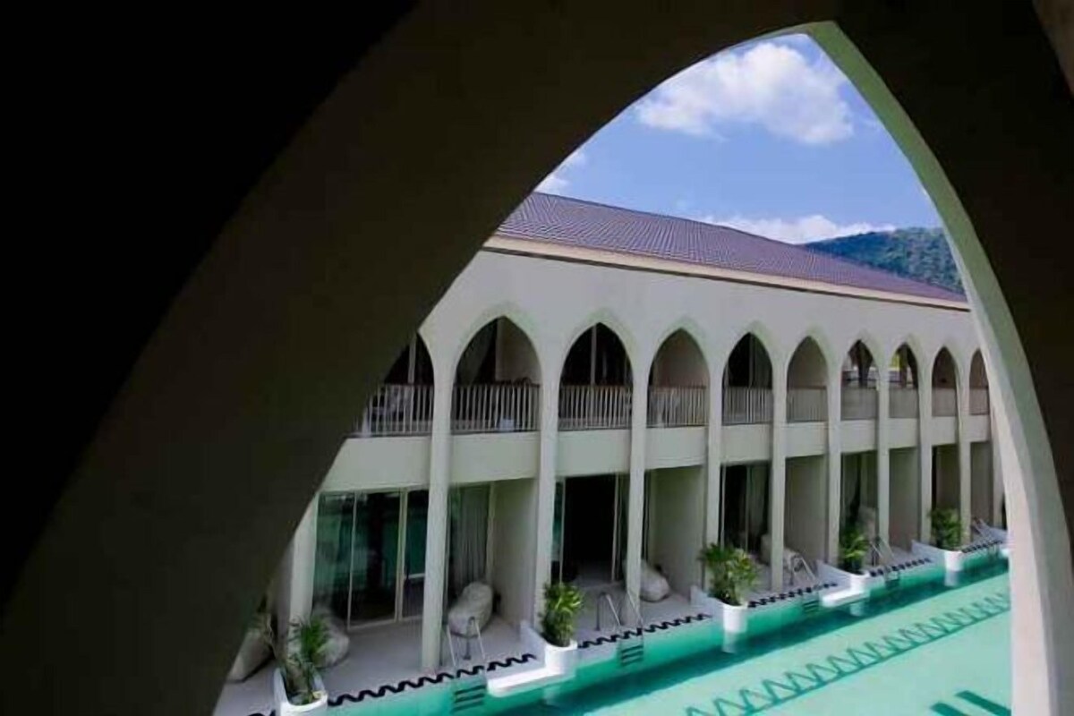 Pool | Outdoor pool, sun loungers