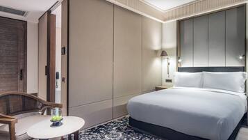 Quarto luxo, vista para o jardim | Frigobar, cofres nos quartos, escrivaninha, cortinas blackout
