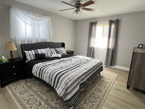 4 chambres, fer et planche à repasser, Wi-Fi, draps fournis