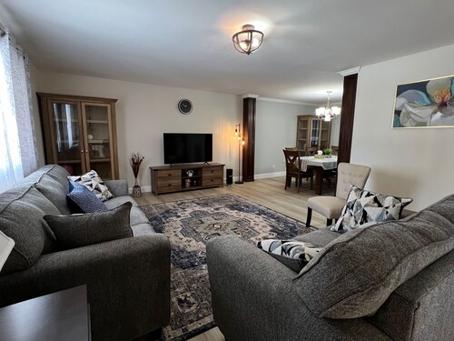 4 Bedroom, 2.5 bathroom Spacious House in Kettering