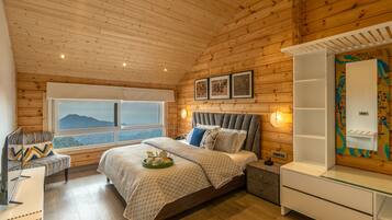 Wooden chalet - 4bhk with gazebo and Terrace | 1 bedroom, premium bedding, desk, free WiFi