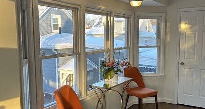 Elegant three-bedroom cozy family house 10-minute walk to downtown Wyandotte