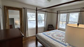 3 dormitorios, escritorio, tabla de planchar con plancha y wifi