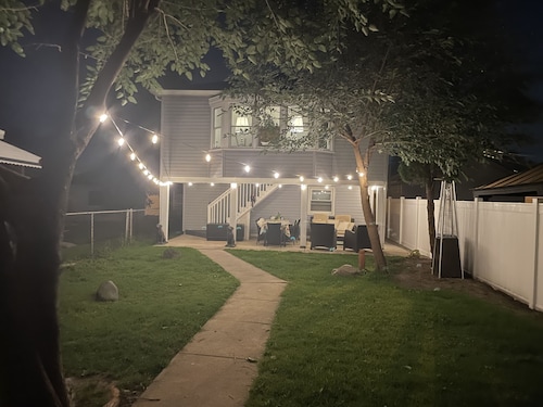 Elegant three-bedroom cozy family house 10-minute walk to downtown Wyandotte