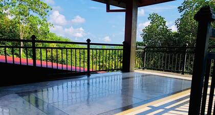 10 minutes to Talpe Rock Pools and Unawatuna Beach with Beautiful Mountain View,