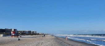 🏖️ Coconut River Retreat – On the Water & Close to the Sand