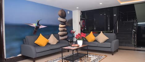 Quầy tiếp tân