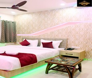 Deluxe Double Room | Free WiFi - Hotel Shankara Residency (Varanasi)