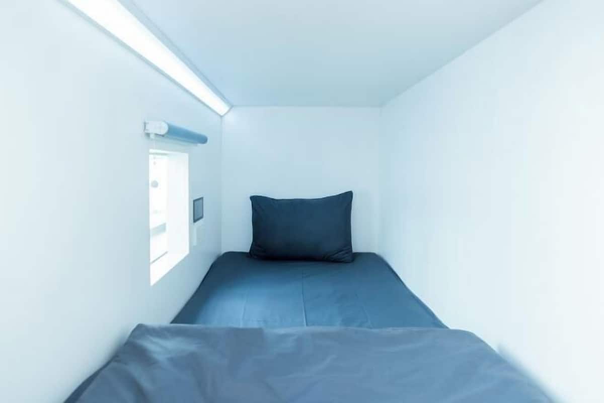 1 dormitorio, escritorio, espacio para trabajar con un portátil