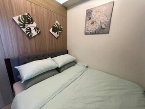 1 bedroom, individually decorated, individually furnished - MOA Staycation at Shore 2 (Pasay)