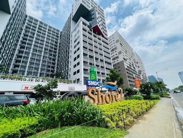 Front of property - MOA Staycation at Shore 2 (Pasay)