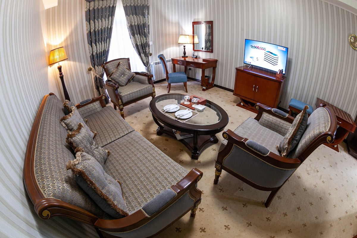 Luxury Suite | 1 bedroom, hypo-allergenic bedding, minibar, desk